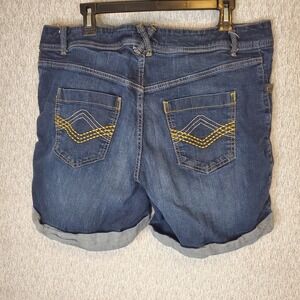 Lane Bryant Denim Shorts Womens Size 18 Roll Cuff 5.5 Inch Inseam